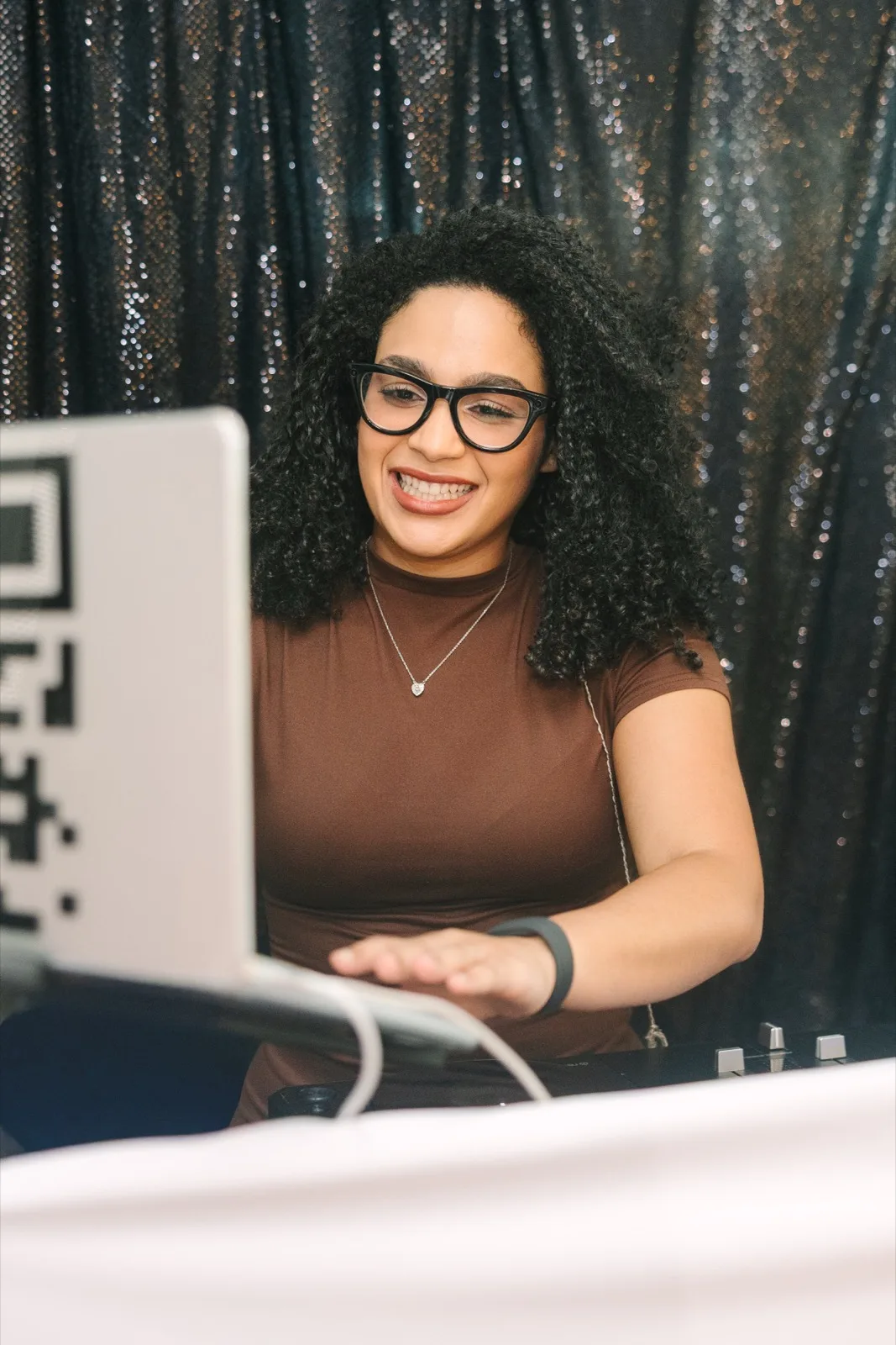 Omy The DJ, Puerto Rican bilingual DJ based in Jacksonville, FL